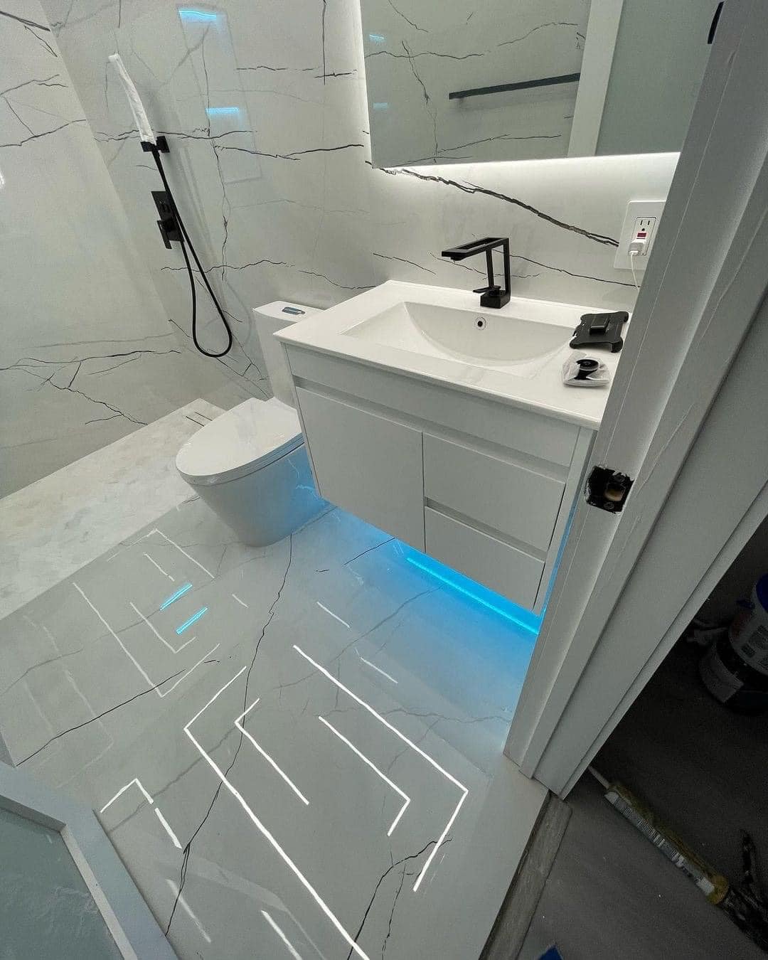 Bathroom design project with modern features by Cameroon Staff Designing